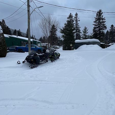 彻敏4号度假屋 LʼAnse-Saint-Jean 外观 照片